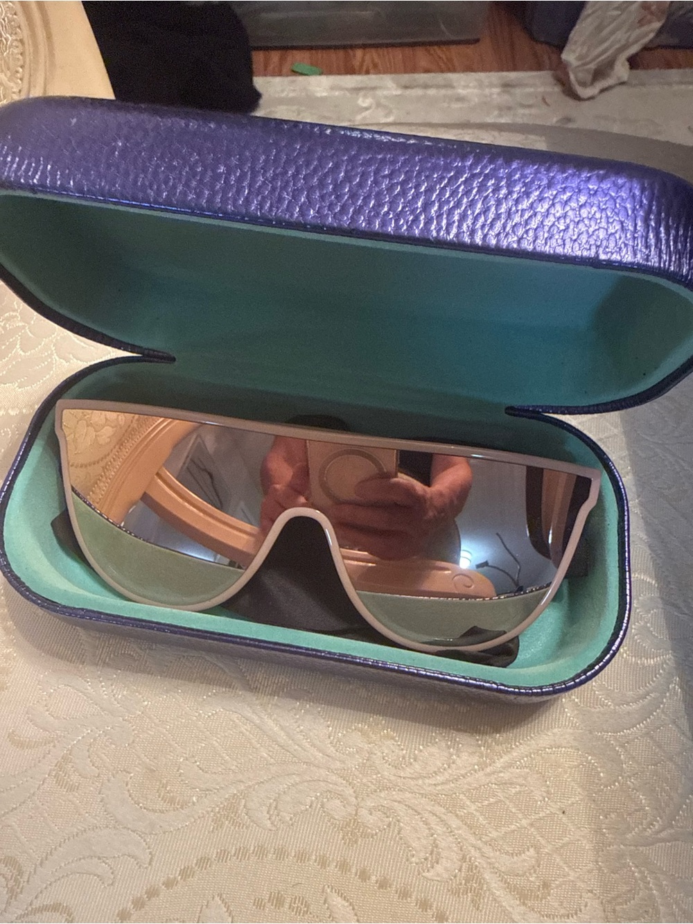Kurt Geiger Women's Sunglasses with Mirrored Lens